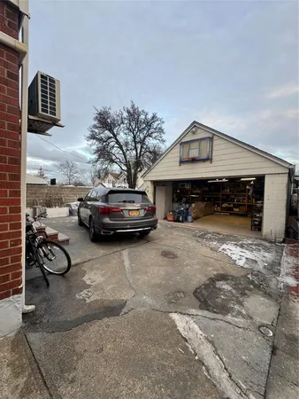 $1,400,000 | 171-28 103rd Road | Jamaica