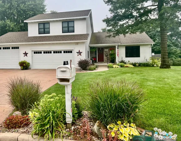 $569,000 | 1932 Mark Lane, Eau Claire, WI 54703