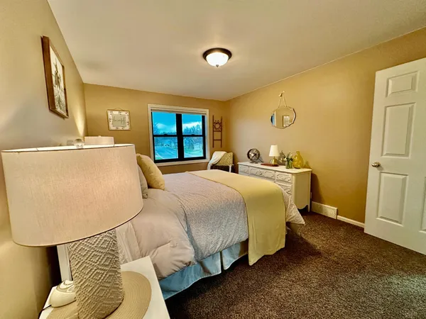 $569,000 | 1932 Mark Lane, Eau Claire, WI 54703