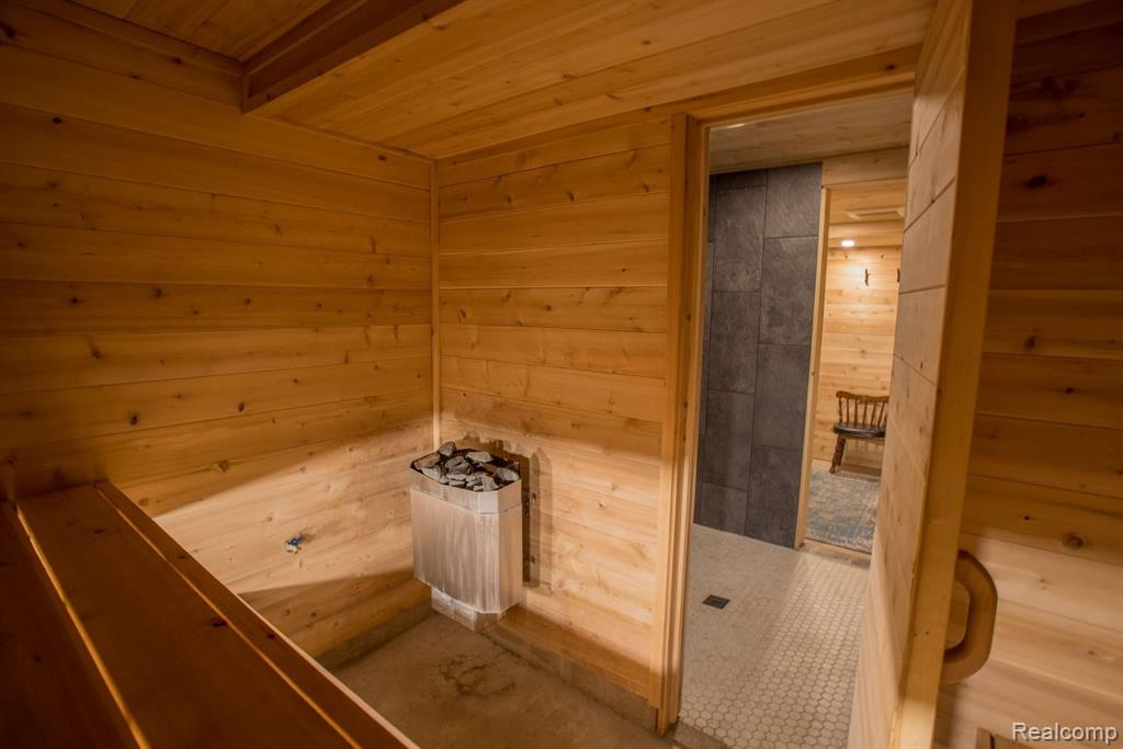 2409 Grove Park Road Fenton, MI 48430 - Photo 42 of 54