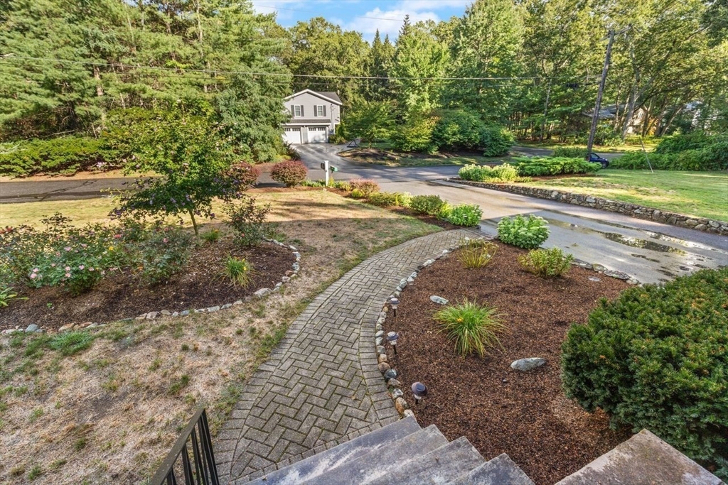 39 Austin Road Sudbury, MA 01776 - Photo 3 of 18