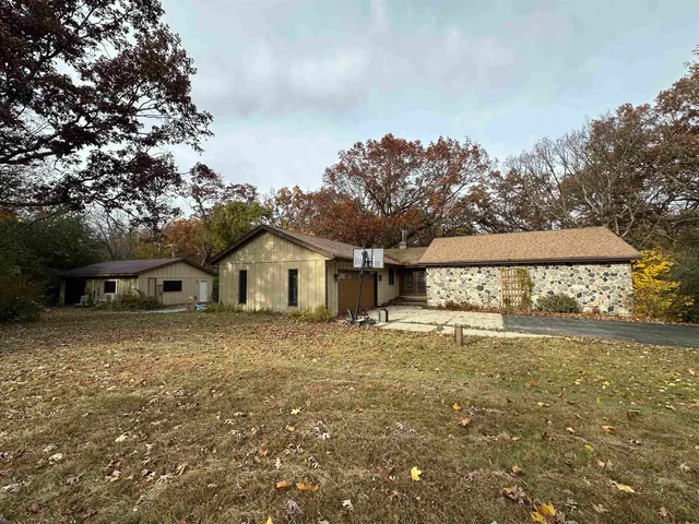 $589,900 | 3919 East Mustang Court, Milton, WI 53563