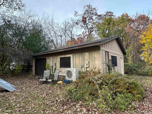 $589,900 | 3919 East Mustang Court, Milton, WI 53563