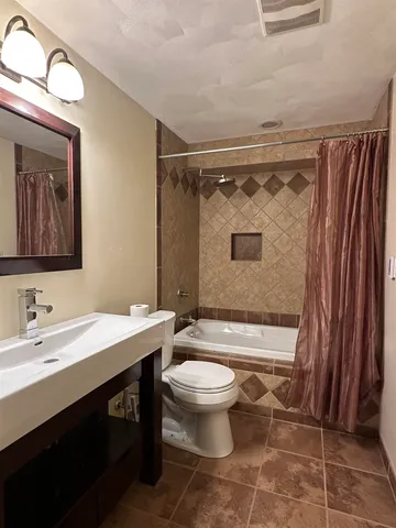 $589,900 | 3919 East Mustang Court, Milton, WI 53563