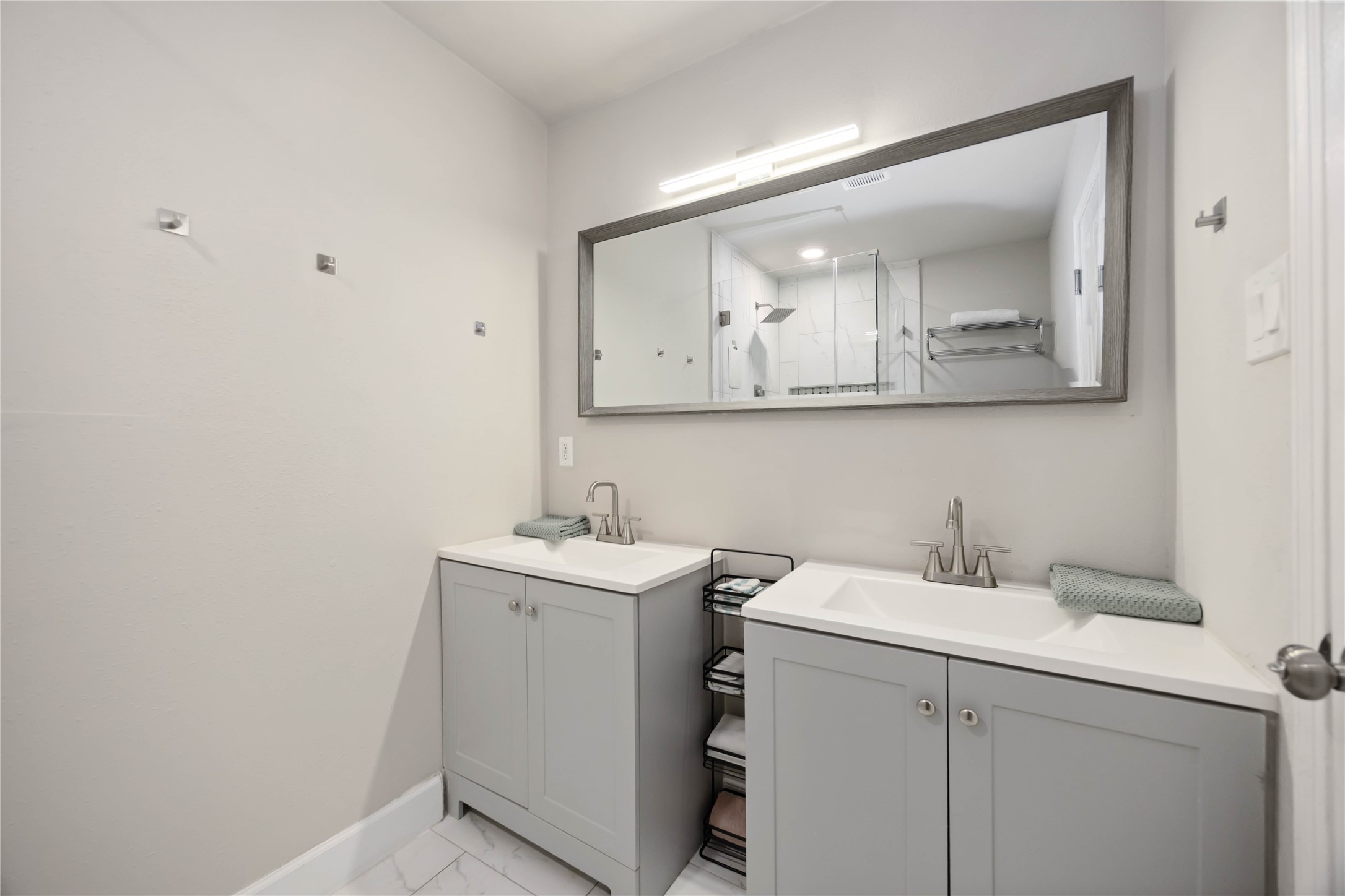12119 Spring Grove Drive Houston, TX 77099 - Photo 16 of 30 a bathroom with a sink and a mirror