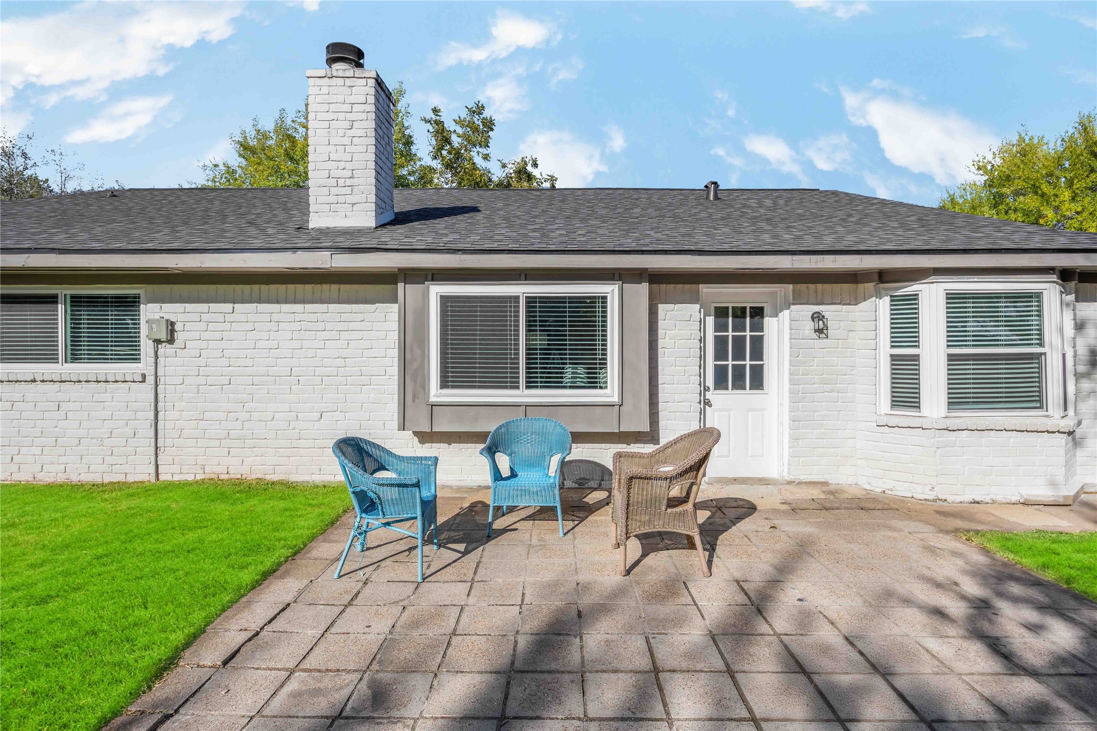 12119 Spring Grove Drive Houston, TX 77099 - Photo 26 of 30 a view of a house with backyard and sitting area