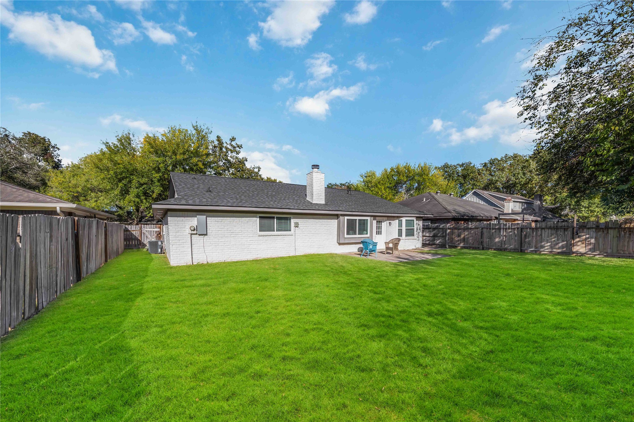 12119 Spring Grove Drive Houston, TX 77099 - Photo 29 of 30 a house view with a garden space