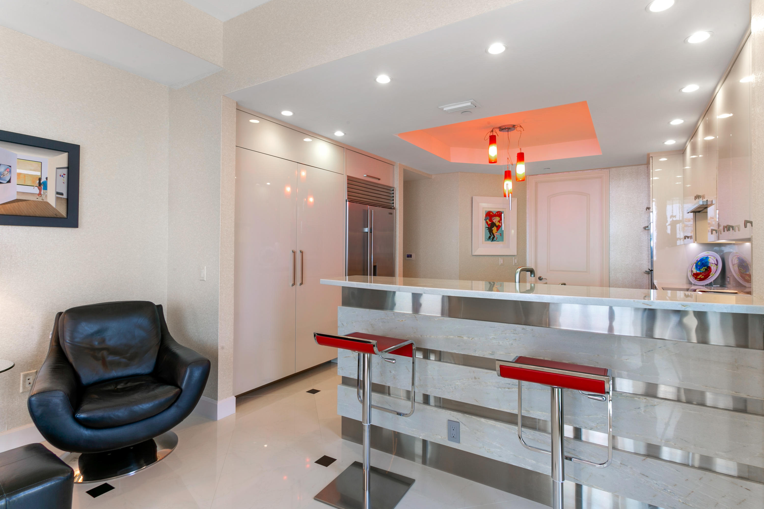 4600 North Ocean Drive, Unit 1901 Riviera Beach, FL 33404 - Photo 21 of 73 Kitchen Bar 2
