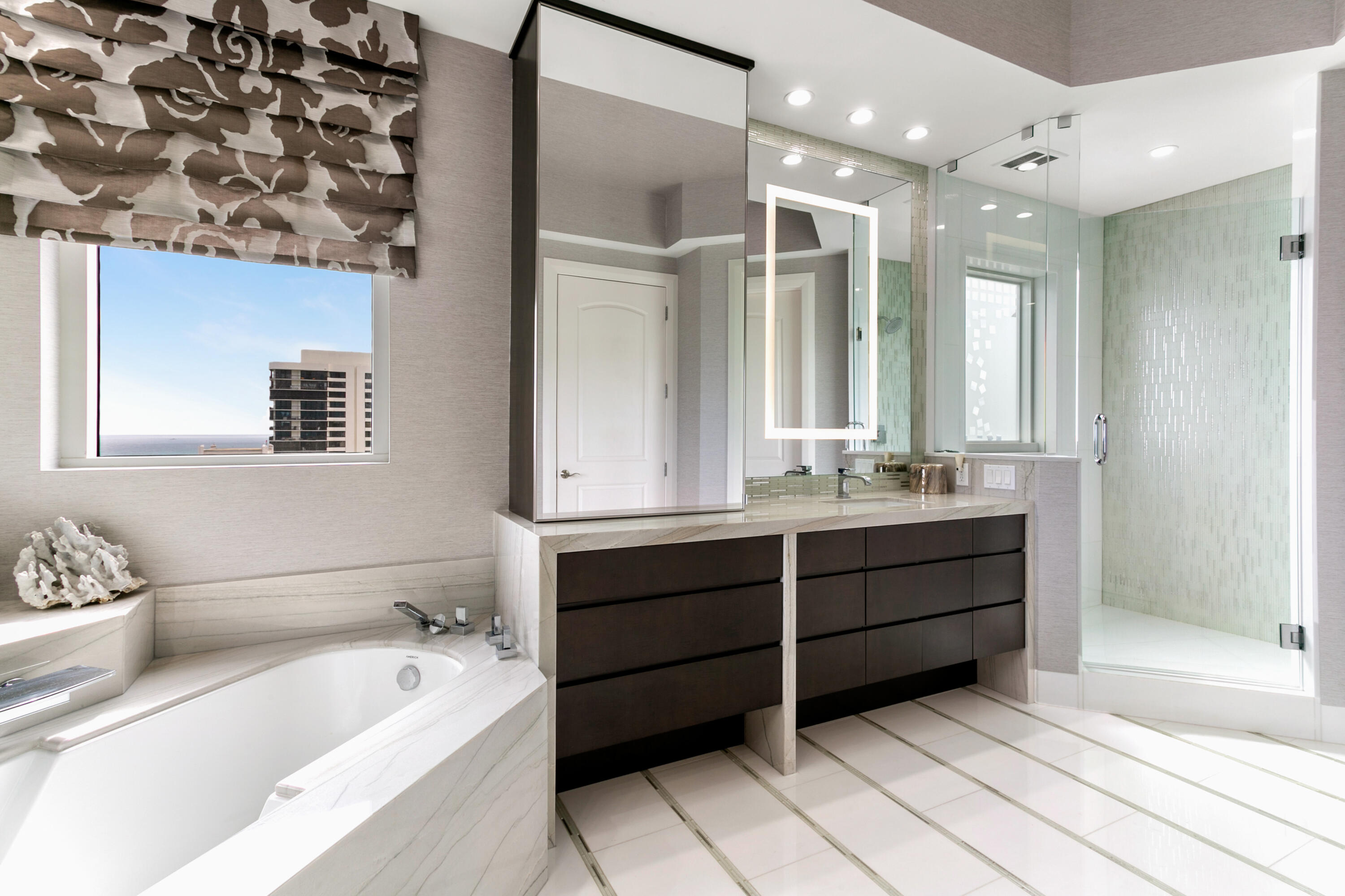 4600 North Ocean Drive, Unit 1901 Riviera Beach, FL 33404 - Photo 33 of 73 Master Bathroom