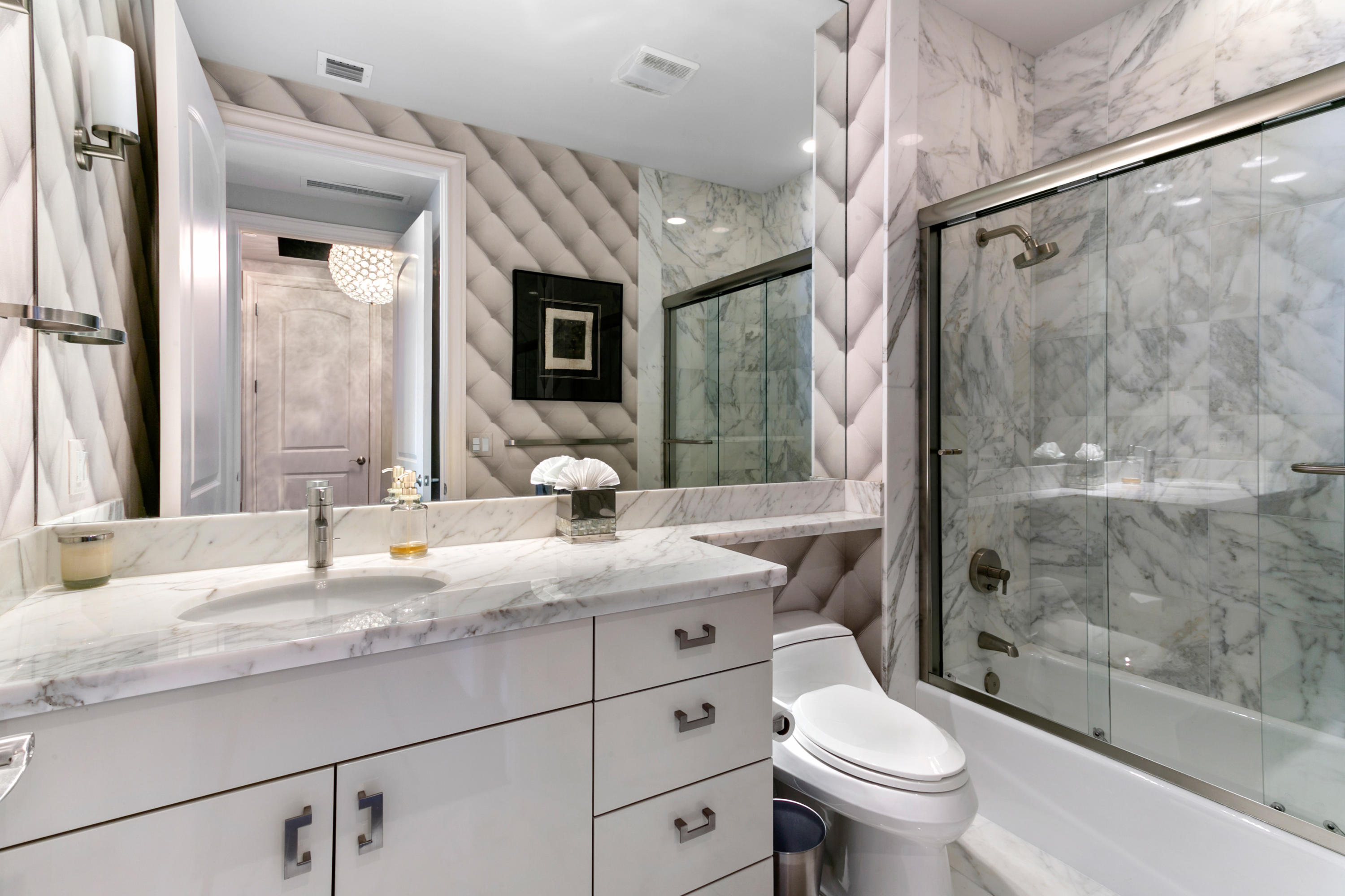 4600 North Ocean Drive, Unit 1901 Riviera Beach, FL 33404 - Photo 40 of 73 Guest Bathroom