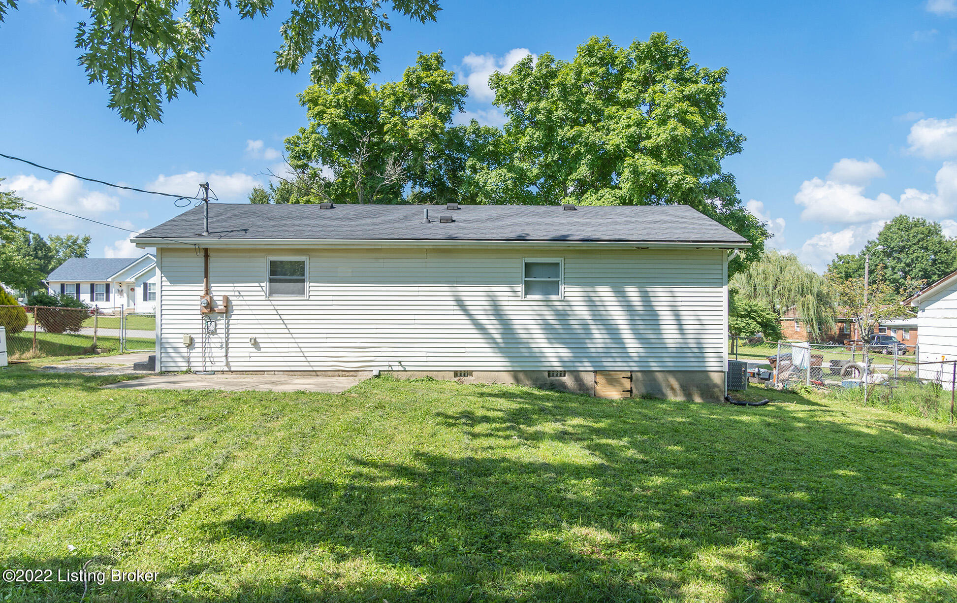 163 Raintree Drive Eminence, KY 40019 - Photo 32 of 35 163-Raintree-Dr_035