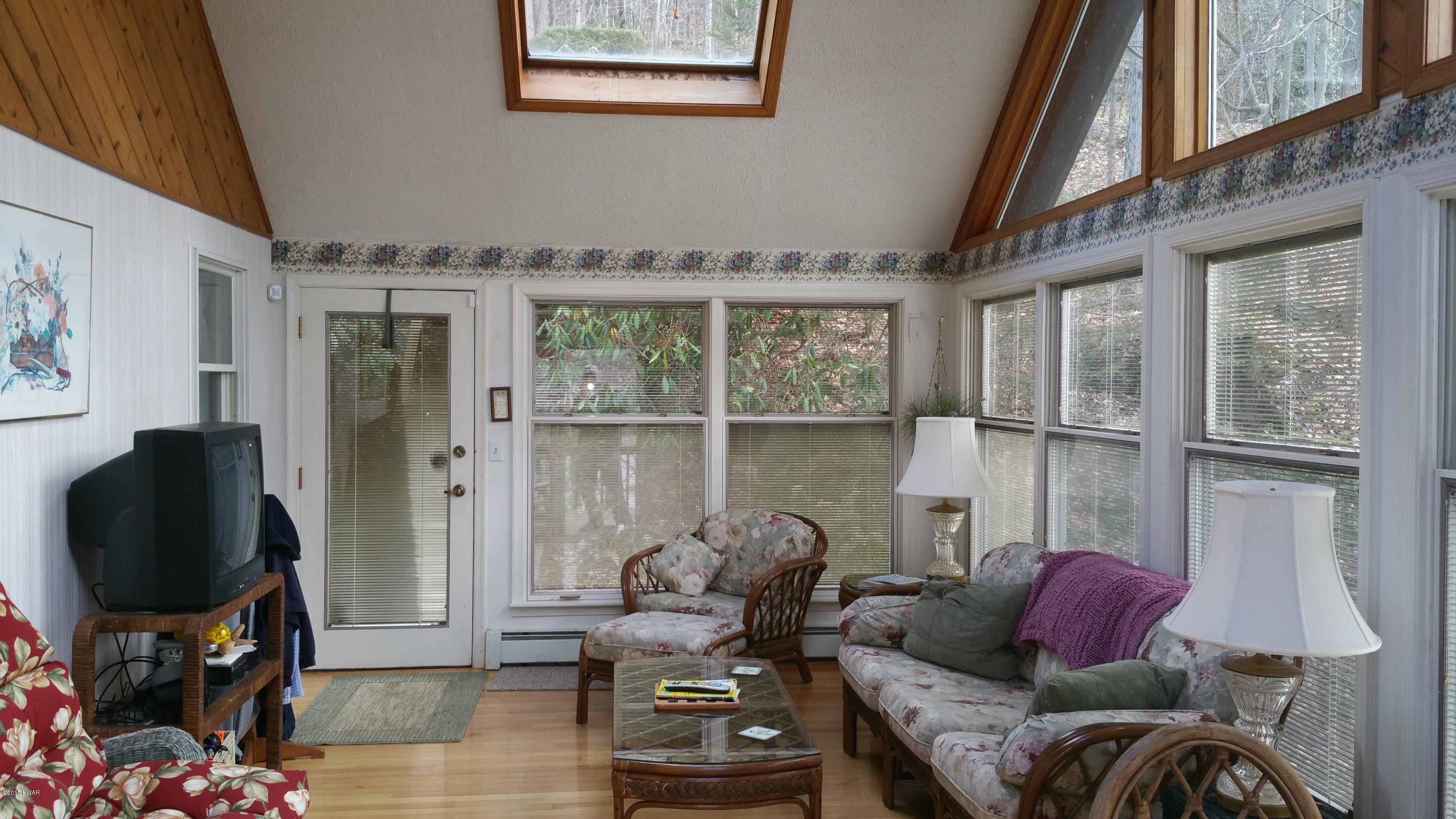 153 Big Woods II Road Greentown, PA 18426 - Photo 7 of 60