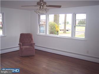 3232 Rickerts Road Perkasie, PA 18944 - Photo 2 of 12 Living Room