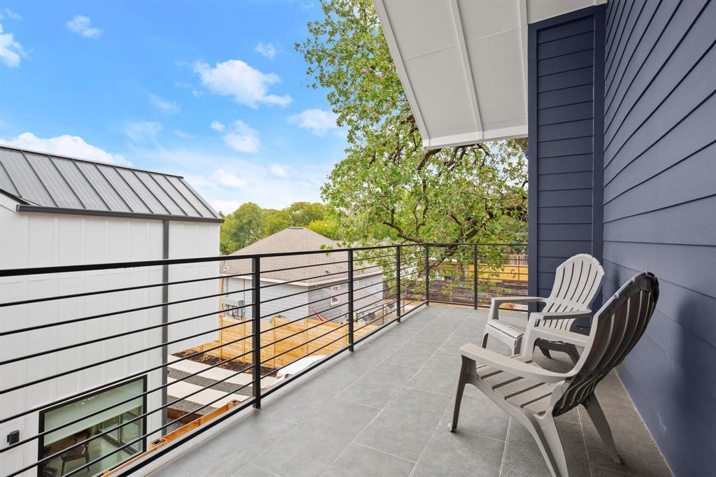 2919 East 13th Street, Unit 2 Austin, TX 78702 - Photo 17 of 20 a view of outdoor space with seating area