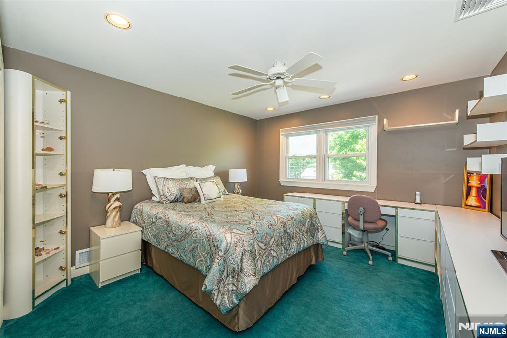 18 Teak Road Wayne, NJ 07470 - Photo 14 of 28