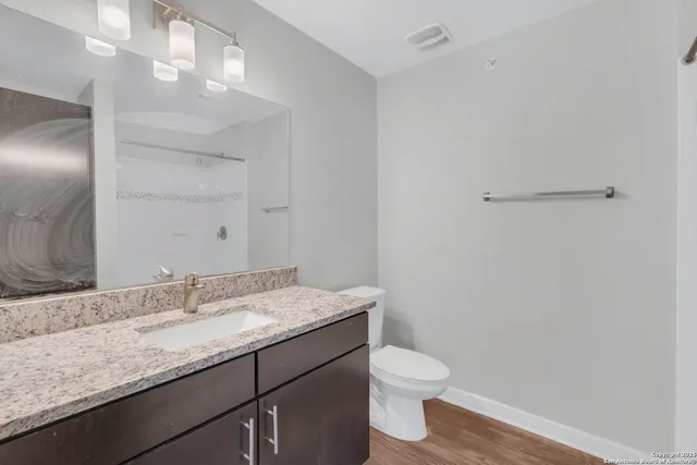 $2,200 | 939 South Frio Street, Unit 2006, San Antonio, TX 78207