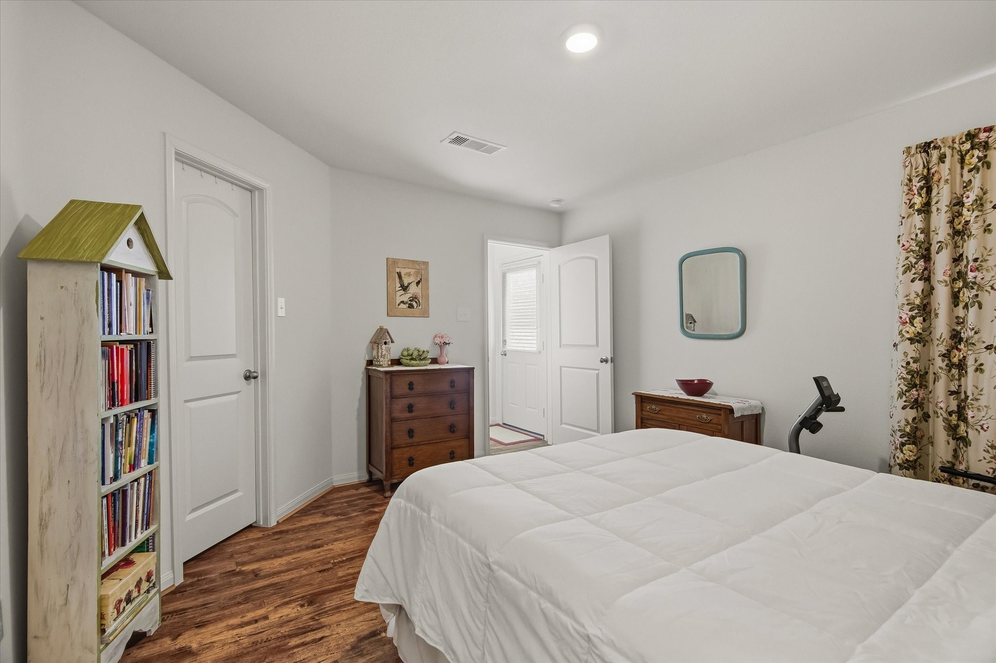 1306 Paradise Found Drive Rosharon, TX 77583 - Photo 25 of 36 a bedroom with a bed and a cabinets