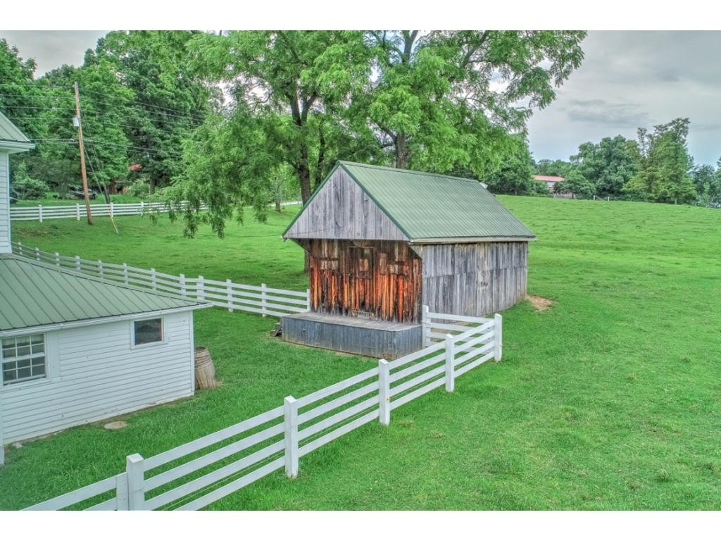 2540 Garrett Hill Road Greeneville, TN 37743 - Photo 7 of 36 Photo 7