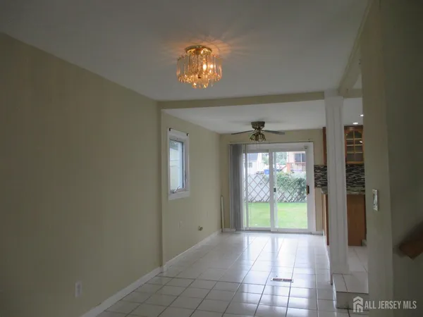 $3,900 | 14 New Dover Road, Iselin, NJ 08830