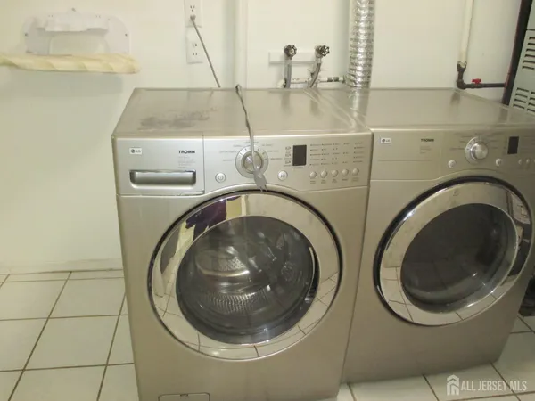 $3,900 | 14 New Dover Road, Iselin, NJ 08830