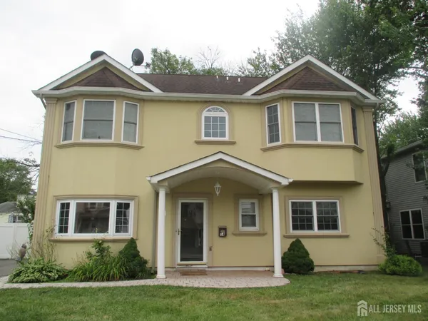 $3,900 | 14 New Dover Road, Iselin, NJ 08830
