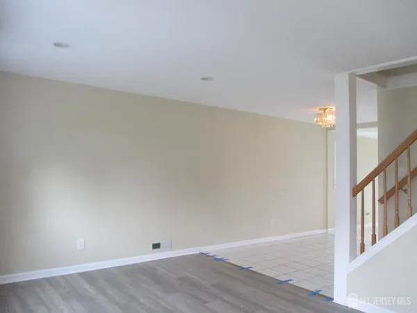 $3,900 | 14 New Dover Road, Iselin, NJ 08830
