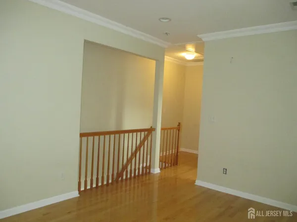 $3,900 | 14 New Dover Road, Iselin, NJ 08830