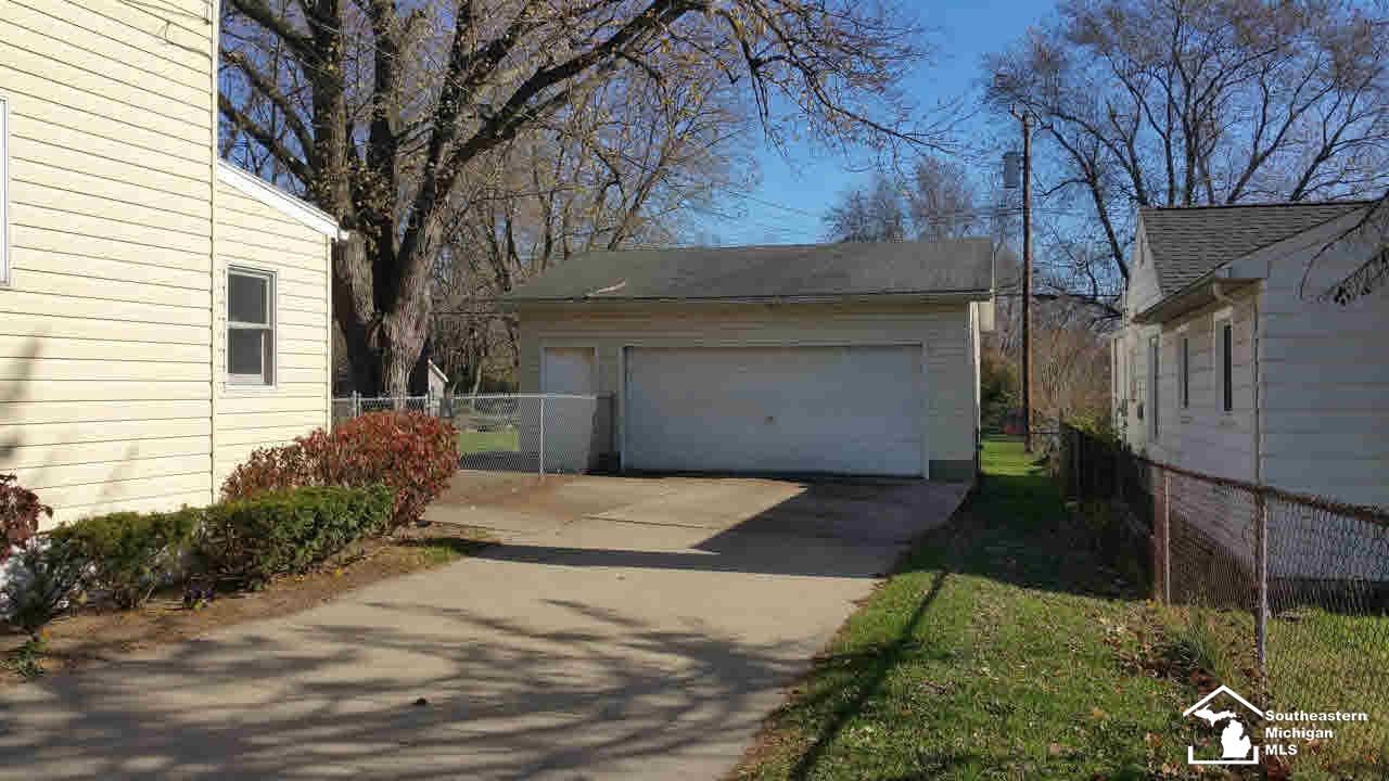 2286 Vivian Road Monroe, MI 48162 - Photo 2 of 17