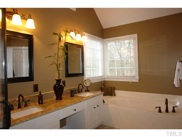 12744 Amoretto Way Raleigh, NC 27613 - Photo 14 of 24 Photo 14