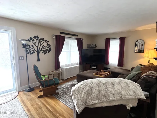$320,000 | 10 Huron Street, Pittsfield, MA 01201