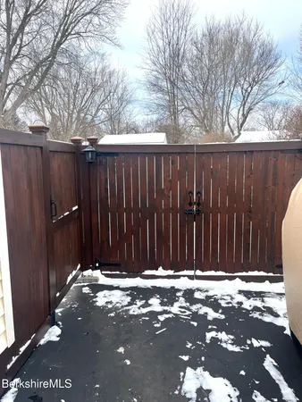 $320,000 | 10 Huron Street, Pittsfield, MA 01201