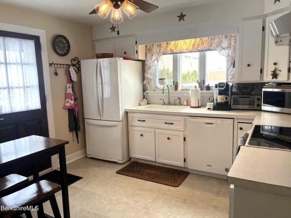 $320,000 | 10 Huron Street, Pittsfield, MA 01201