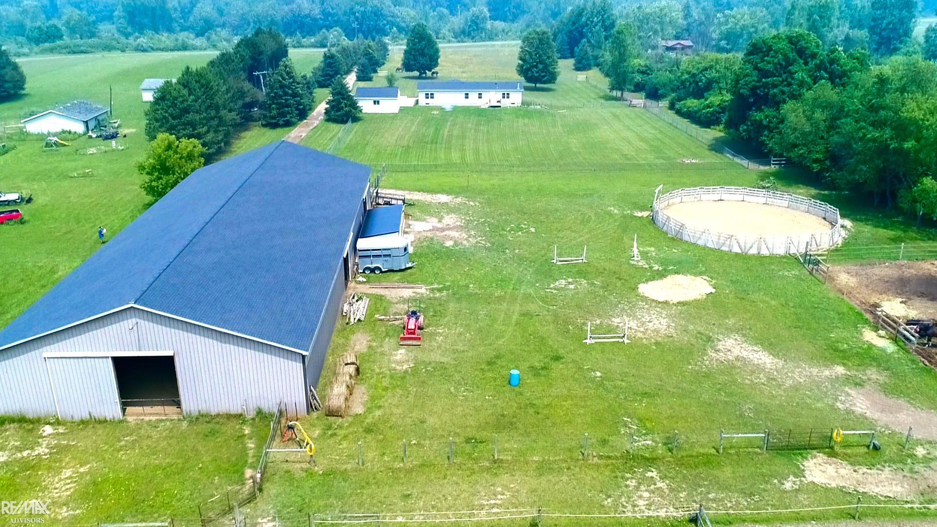 4377 Genesee Road Lapeer, MI 48446 - Photo 24 of 45 50113228-23.JPG