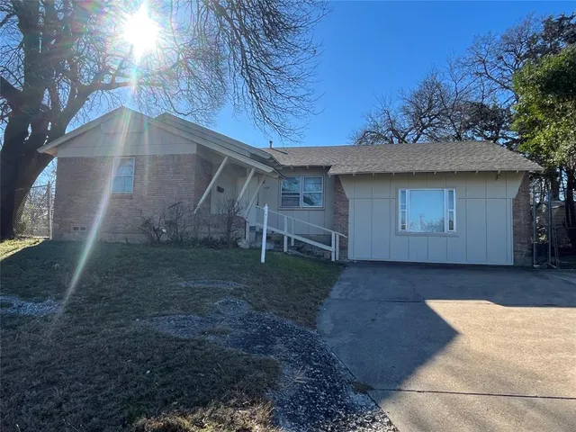 $1,775 | 1324 Whispering Trail, Dallas, TX 75241