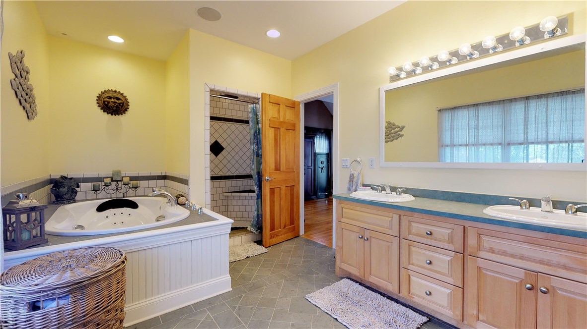 84 Dunns Corner Road Westerly, RI 02891 - Photo 14 of 33