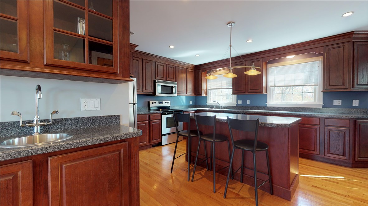 84 Dunns Corner Road Westerly, RI 02891 - Photo 15 of 33