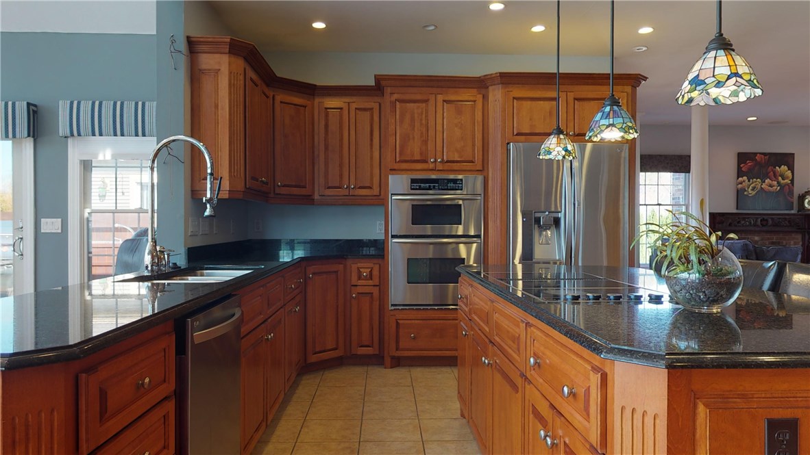 84 Dunns Corner Road Westerly, RI 02891 - Photo 5 of 33