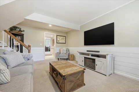 $1,385,000 | 33 Pell Terrace, Garden City, NY 11530