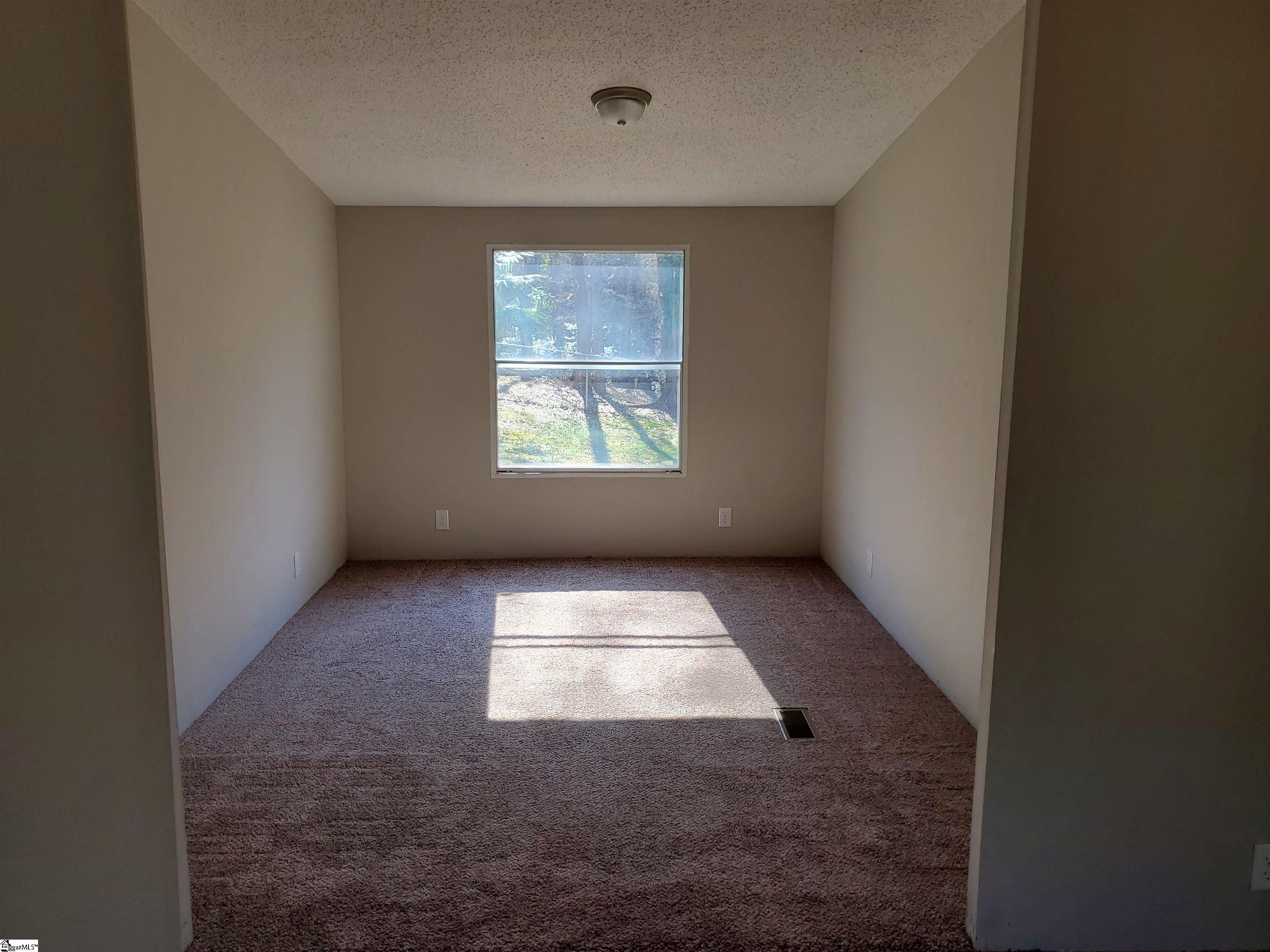 403 Brooks Road Belton, SC 29627 - Photo 7 of 17