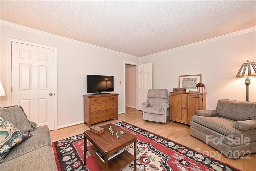 5009 Sharon Road, Unit B Charlotte, NC 28210 - Photo 12 of 19 Gallery Image 12