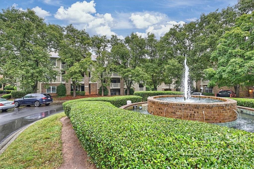 5009 Sharon Road, Unit B Charlotte, NC 28210 - Photo 2 of 19 Gallery Image 2