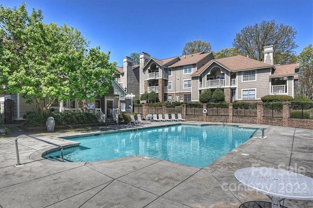 5009 Sharon Road, Unit B Charlotte, NC 28210 - Photo 3 of 19 Gallery Image 3