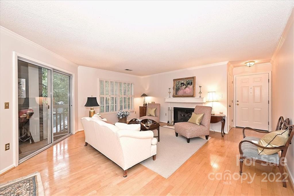 5009 Sharon Road, Unit B Charlotte, NC 28210 - Photo 4 of 19 Gallery Image 4