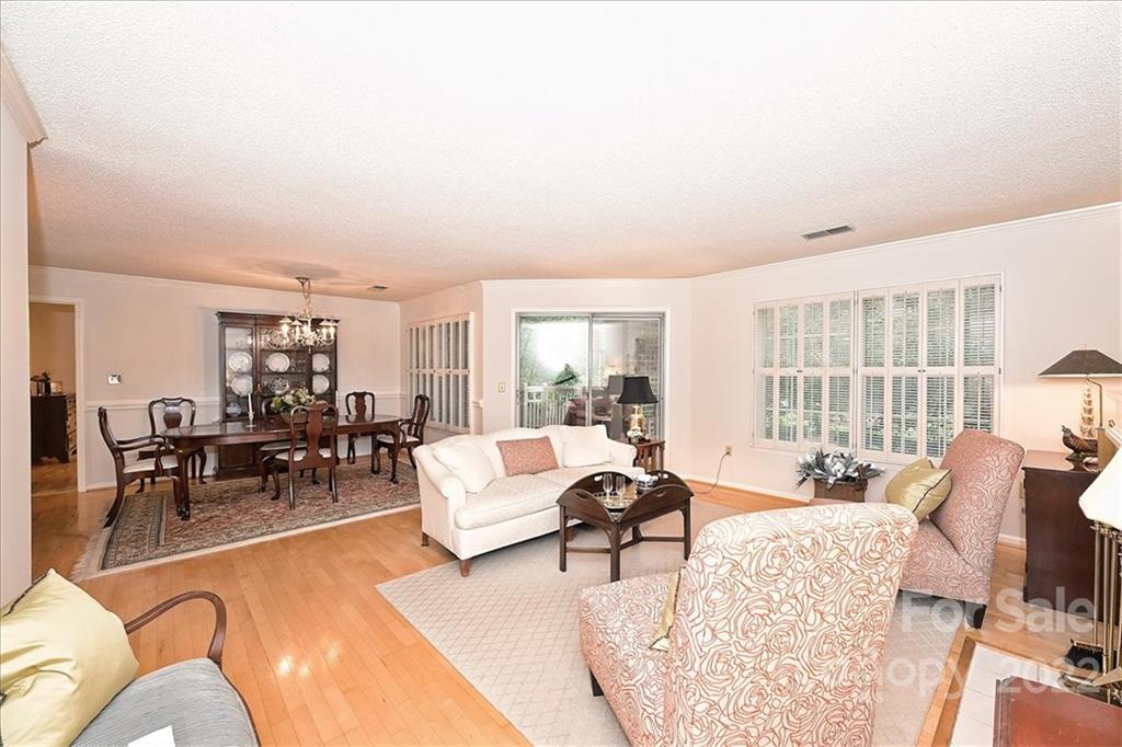 5009 Sharon Road, Unit B Charlotte, NC 28210 - Photo 6 of 19 Gallery Image 6