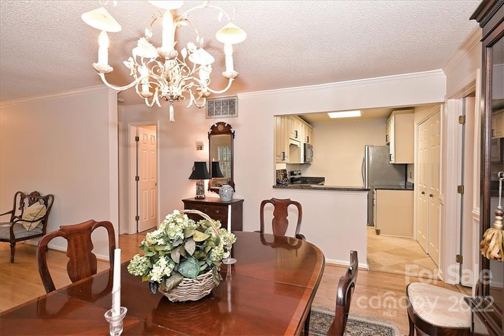 5009 Sharon Road, Unit B Charlotte, NC 28210 - Photo 8 of 19 Gallery Image 8