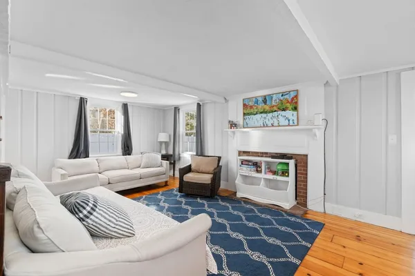 $4,500 | 32 Woodside Avenue, Wareham, MA 02532