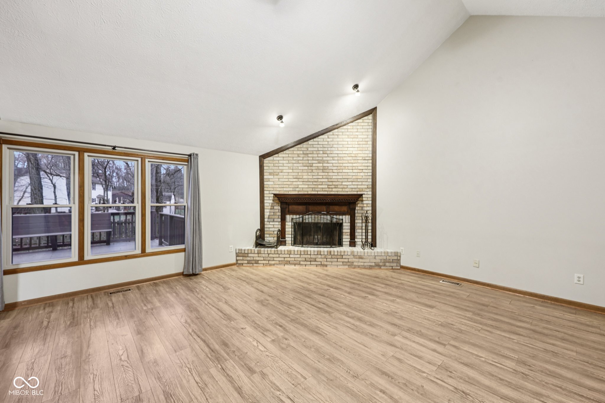 6251 Crystal Springs Drive Avon, IN 46123 - Photo 10 of 67