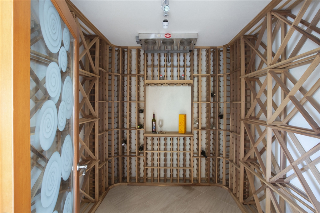 3467 Western Springs Road Encinitas, CA 92024 - Photo 11 of 25 1000+ bottle temp controlled wine cellar