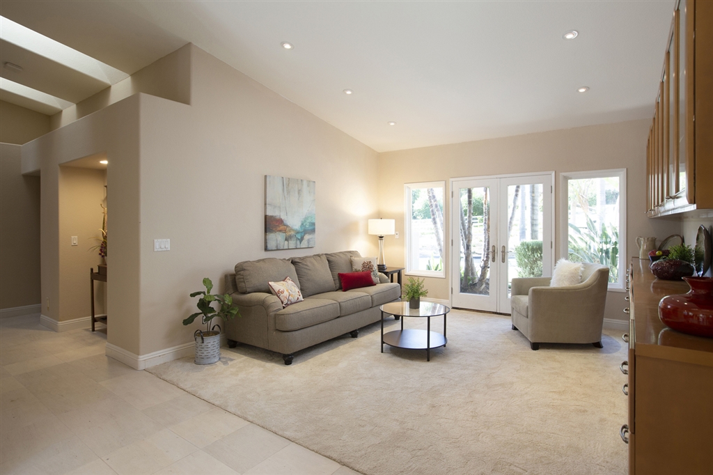 3467 Western Springs Road Encinitas, CA 92024 - Photo 13 of 25 Den off great room