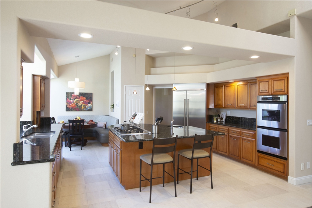 3467 Western Springs Road Encinitas, CA 92024 - Photo 8 of 25 Gorgeous kitchen and breakfast nook